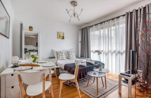Grand Lyon Apartment | Lyon Confluence - duplex au calme avec parking privé en option