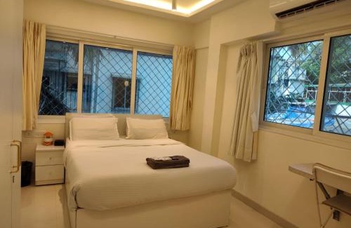 Ranwar Apartment | Lyon Cozy Studio with Secure CCTV Access