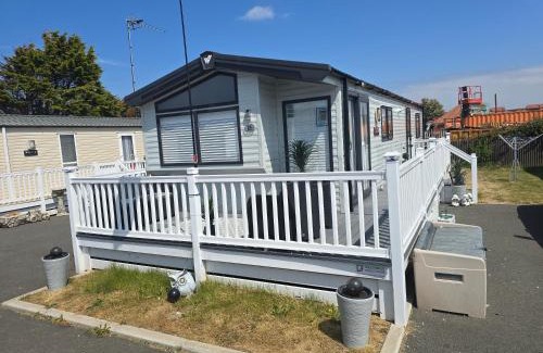 Rhyl Apartment | Lyons robin hood HV