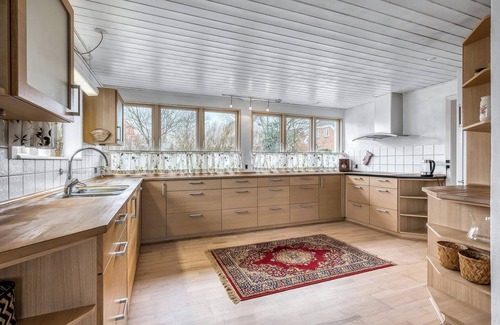 Lemvig House | Lyst Etplans Byhus i Lemvig, Hyggelig Have, Gode Parkeringsforhold