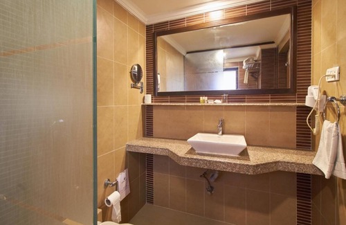 Dharmatala Hotel | Lytton Hotel