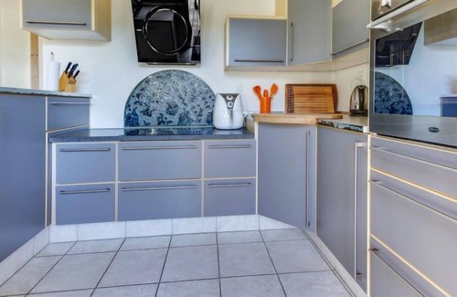 Hou House | "Lyydia" - 1km from the sea by Interhome