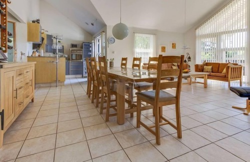 Hou House | "Lyydia" - 1km from the sea by Interhome