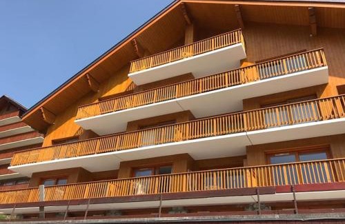 Meribel Apartment | Méribel 2 pièces avec cabine, centre, proche commerce et pistes avec parking et wifi état neuf