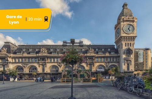 Quartier de la Folie-Mericourt Apartment | Méricourt Suite, Place de la République