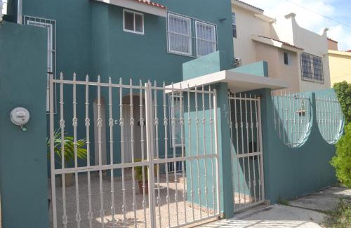 Downtown Cancun House | México Arte