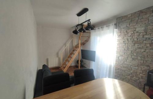 Mezieres-sur-Seine House | Méziere sur seine, petite maison