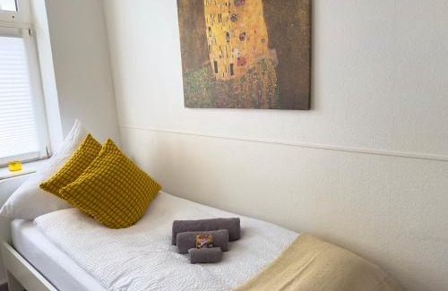 Herne Apartment | Möbliertes Apartment in Herne-Mitte mit Parkplatz, Arbeitsplatz, WLAN- Super Anbindung an Autobahnen und ÖPNV -Für 1bis 3 Personen