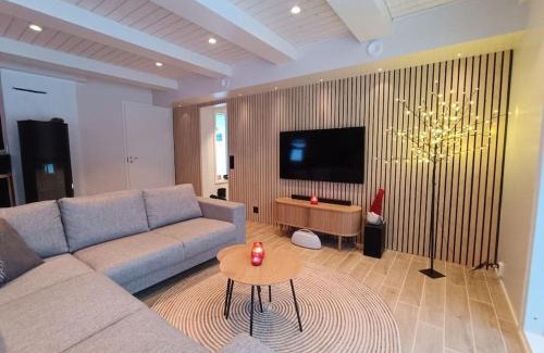 Uurainen Apartment | Mökki ulkoporealtaalla
