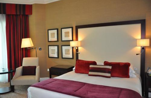 Garhoud Hotel | Mövenpick Grand Al Bustan
