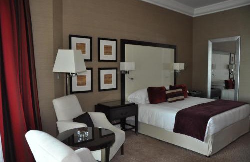Garhoud Hotel | Mövenpick Grand Al Bustan