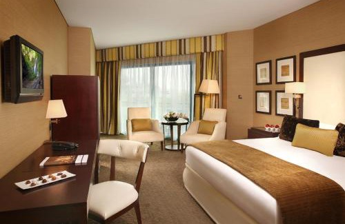 Garhoud Hotel | Mövenpick Grand Al Bustan