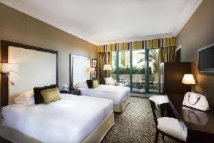 Garhoud Hotel | Mövenpick Grand Al Bustan