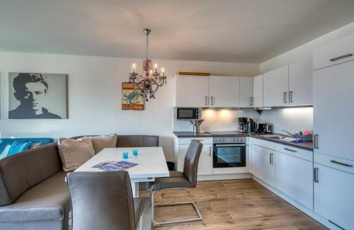 Muritz Apartment | Müritz Utkiek - Apartment mit Seeblick & Balkon in der Hafenresidenz