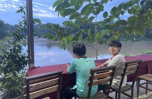 Nam Cat Tien Hotel | Mỏ Vẹt Guesthouse Riverside