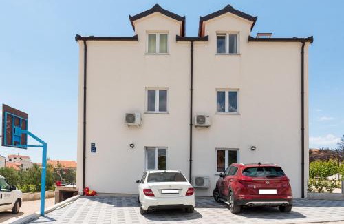 Brodarica Apartment | M.G Apartments