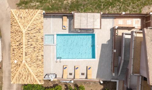 Maritsa Villa | M & S Villa - 4 bedroom villa with heated pool