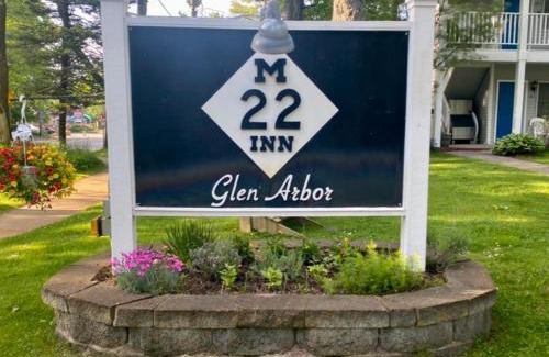 Glen Arbor Hotel | M22 Inn Glen Arbor