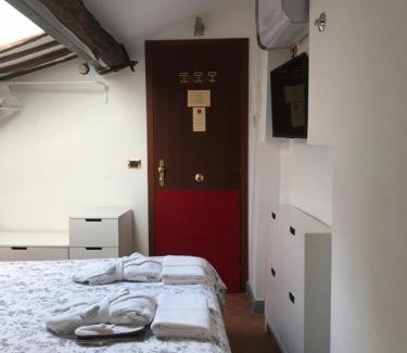 Rione VIII Sant'Eustachio Apartment | M9 Pantheon Attic 12