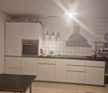 Grunwald House | Mały pokój przy lotnisku