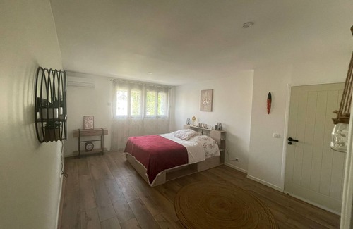 Sainte-Genevieve-des-Bois Bed & Breakfast | Ma Belle Conciergerie - Suite Aphrodite