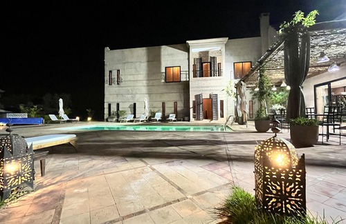 Oulad Hassoune Villa | Homerez - Large villa for 20 pers. with swimming pool in Center Commune Ouled Hassoune