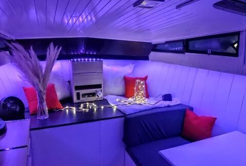 Valence Boat Rental | Ma nuit insolite sur un bateau