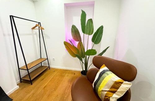 Innenstadt Apartment | ma suite - urban apartment city center - private parking 2-4P