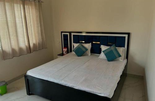 Vrindavan Hotel | Maa Gayatri Dham