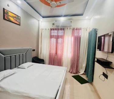Varanasi House | MAA Villa's