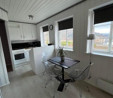 Maloy Apartment | Maaloey Fjord & Mountain Panorama