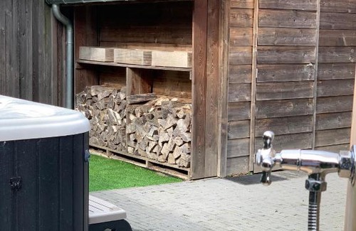Maaseik Cabin | Maas Lodge