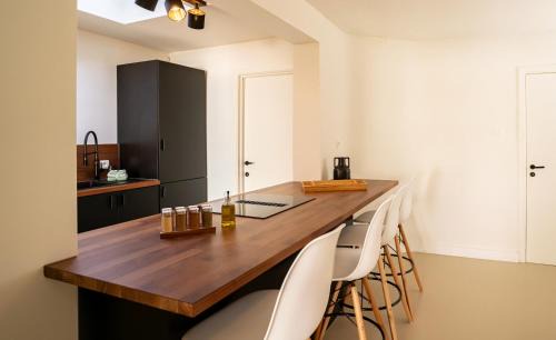Lanaken House | Maas Suites - The River House with private sauna
