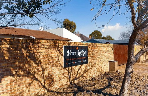 Secunda Apartment | Mac's Lodge