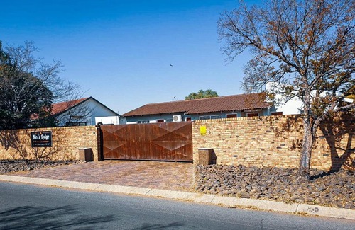 Secunda Apartment | Mac's Lodge