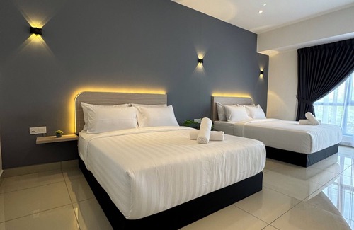 Downtown George Town Hotel | Maca Hotel by Sky Hive