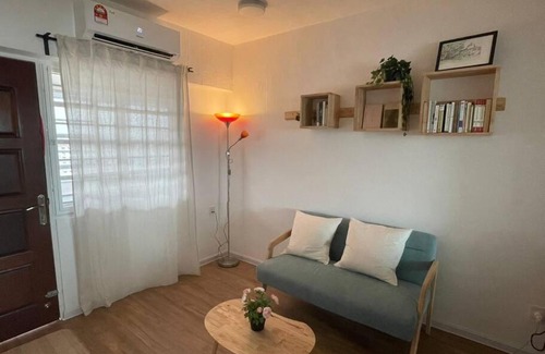 Downtown George Town Apartment | Macallum Flat