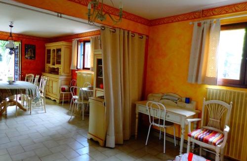 Bagnols-sur-Ceze Apartment | macaron
