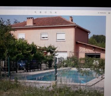 Bagnols-sur-Ceze Apartment | macaron