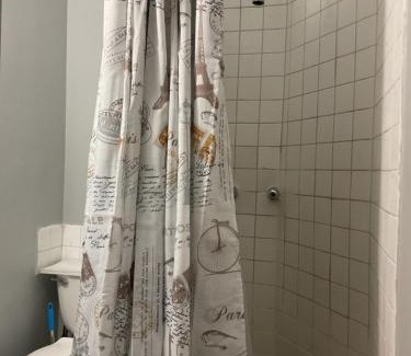 East Harlem Hostel | Macaw Guest House