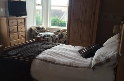 Lumphanan Bed & Breakfast | Macbeth Arms