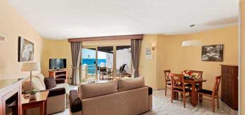 Calahonda Apartment | Macdonald Leila Playa Resort