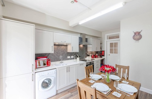 Taynuilt Cottage | MacDougall Apartment - an apartment that sleeps 4 guests in 2 bedrooms