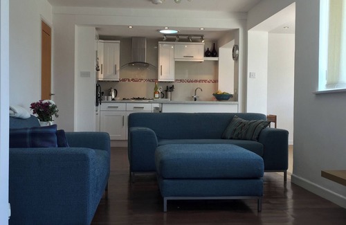 Kingsbridge Cottage | MACELEY, pet friendly, with a garden in Kingsbridge