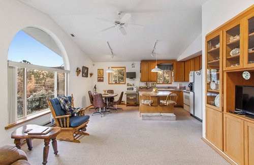 Gem County House | Mack and Spot House with incredible views!