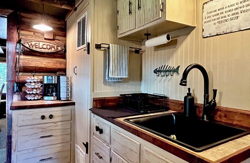 Island Park Cabin | MACK'S INN area-walk to the river & restraunts!Just 23 miles to WEST YELLOWSTONE