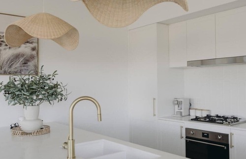 Dubbo House | Macquarie - Sleek & Stylish, Countryside Views