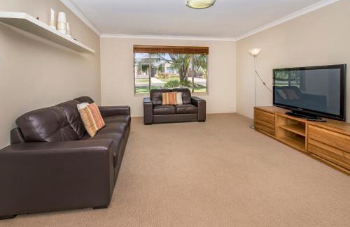 Dunsborough House | Macs Manor