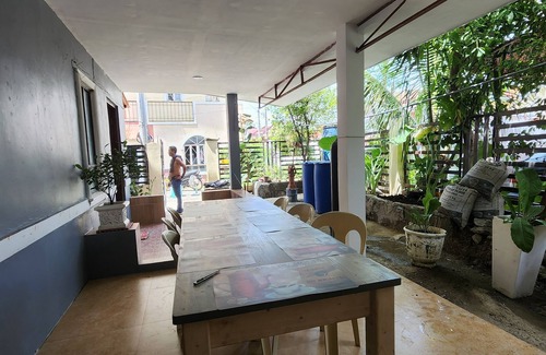 Lapu-Lapu House | Mactan Transient Townhouse with Parking