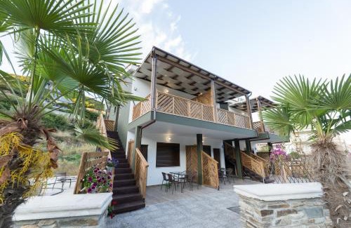 Nea Peramos Apartment | MAD'S Villas